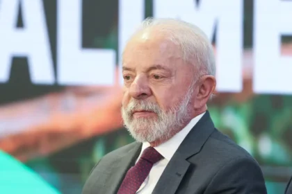 “Antes tarde do que nunca”, diz Lula sobre fim do conflito em Gaza