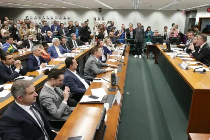 Conselho de Ética arquiva representação contra Eduardo Bolsonaro