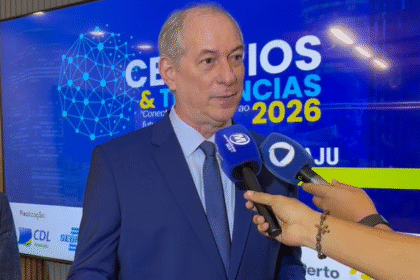Ciro Gomes visita Aracaju e concede entrevista explosiva em evento da CDL Aracaju