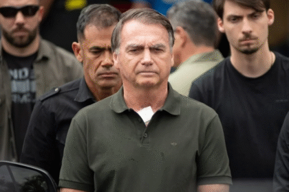 Ex-presidente Bolsonaro é preso pela Polícia Federal em Brasília