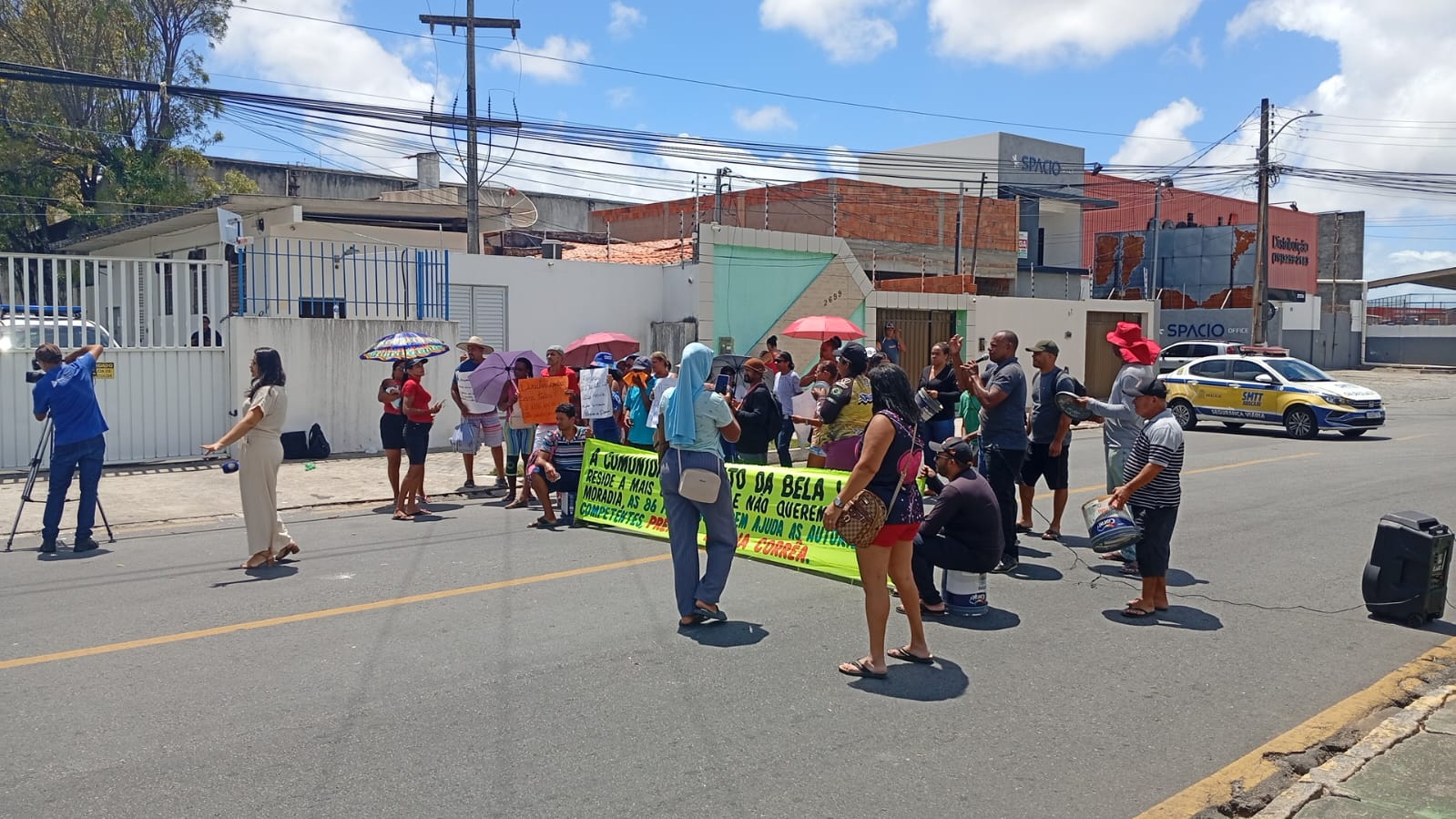 Moradores do Alto da Bela Vista protestam contra reintegração de posse em Aracaju