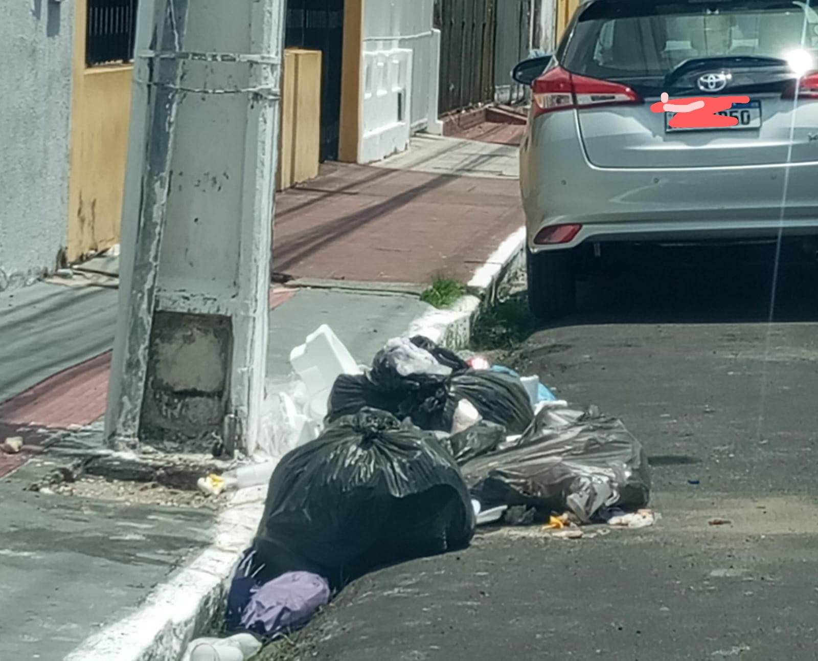 Aracaju amanhece com acúmulo de lixo após vencimento de contrato de coleta