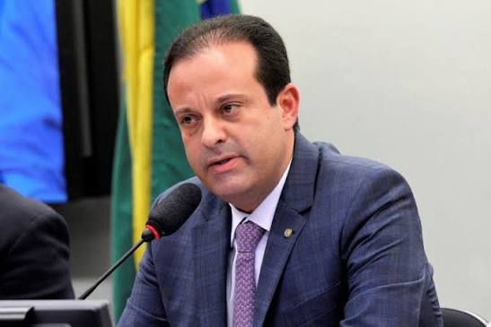 André Moura propõe debate constitucional para prisão perpétua em casos de feminicídio