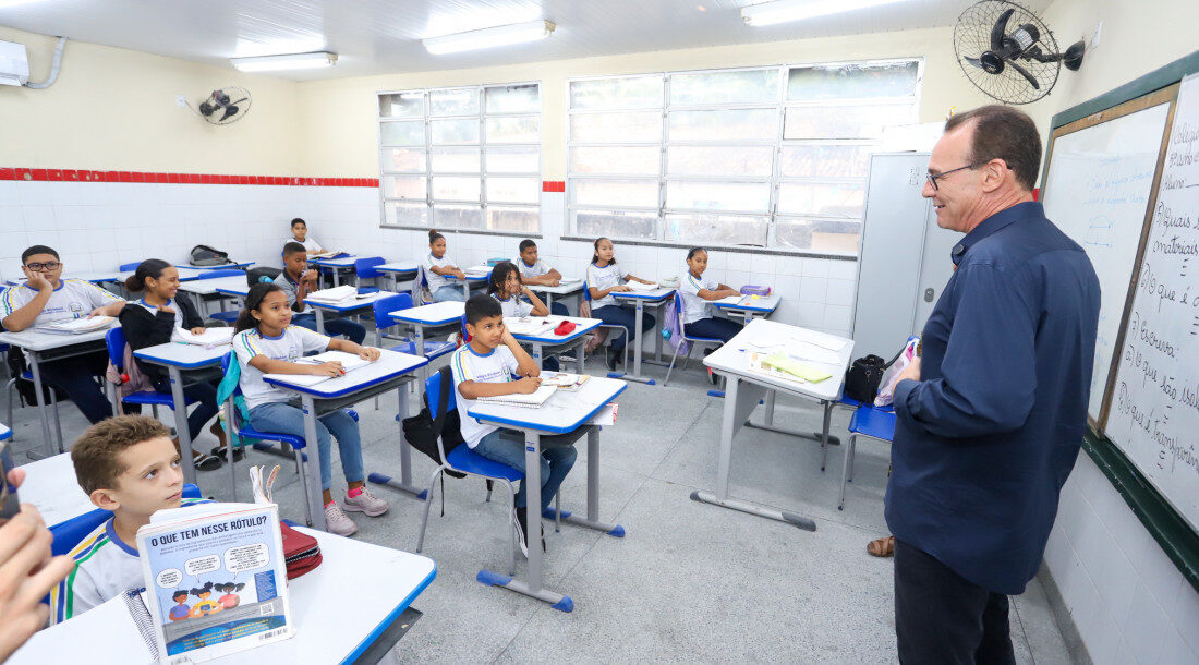 Zezinho Sobral destaca avanços da educação pública e ações do Governo de Sergipe entre 2023 e 2025