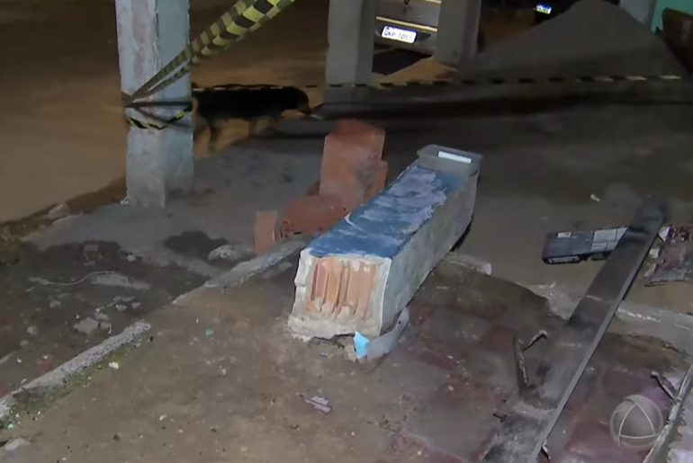 CRIANÇA DE 9 ANOS MORRE APÓS DESABAMENTO DE PILASTRA EM RESIDÊNCIA NO BAIRRO AMÉRICA