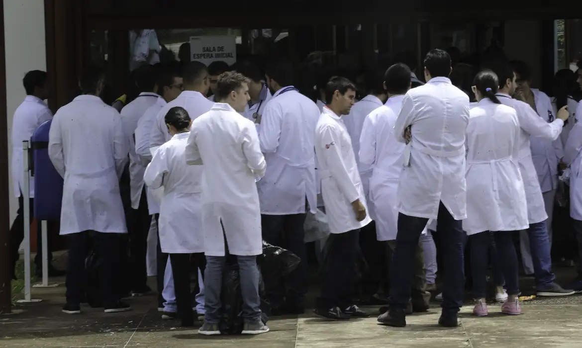Concurso para área médica de hospitais universitários será no domingo