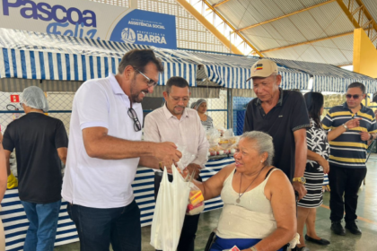 Prefeitura da Barra dos Coqueiros realiza entrega dos kits “Páscoa Feliz” para milhares de famílias