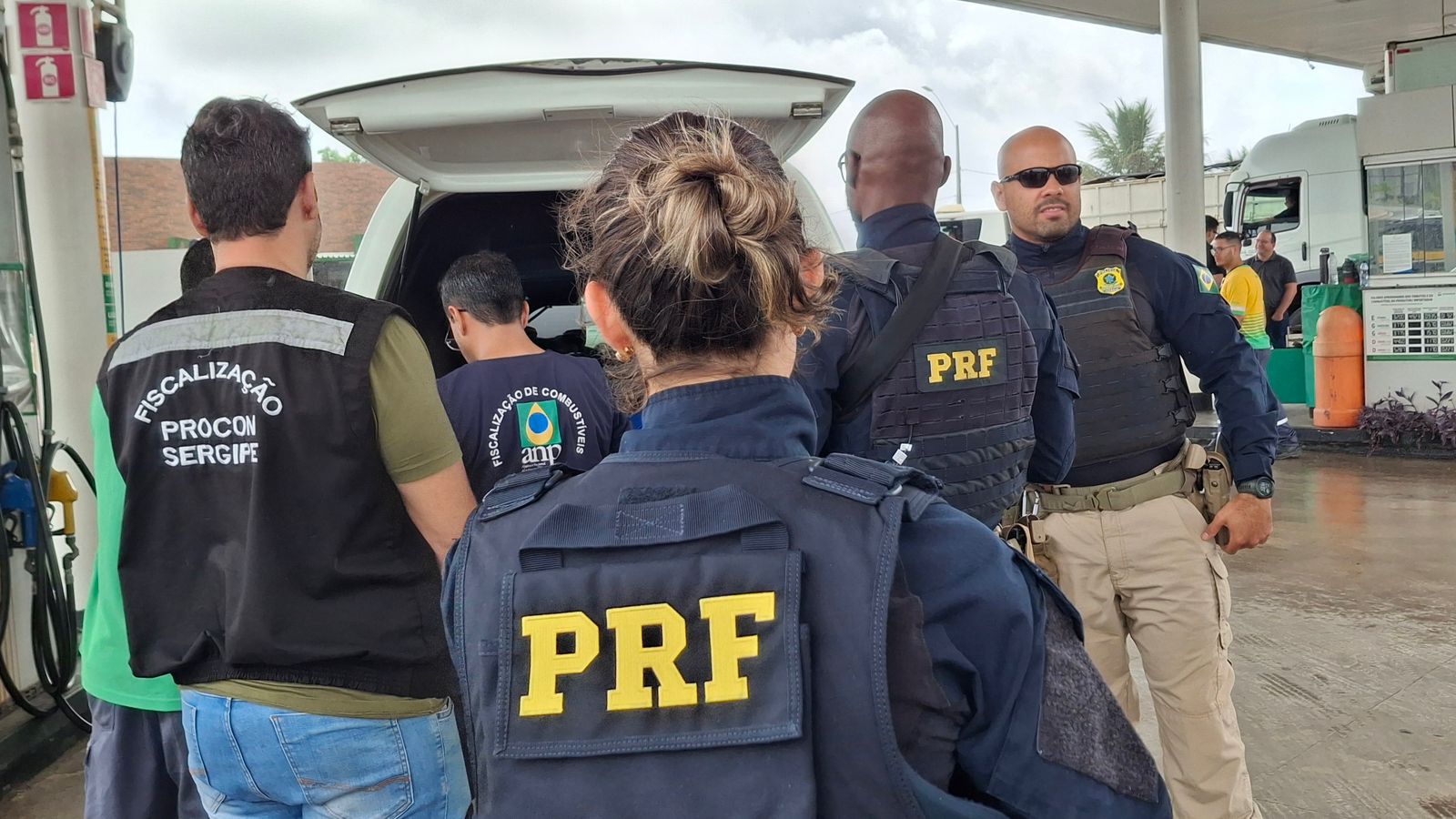 Operação Majorare em Sergipe flagra irregularidades e lacra bomba em posto de combustível
