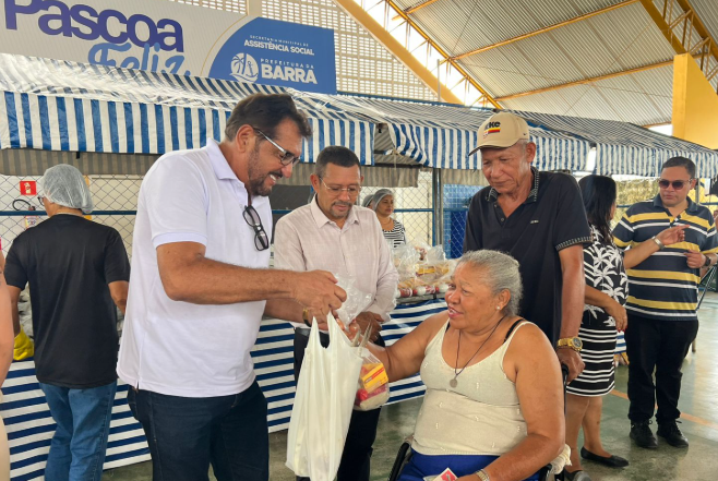 Prefeitura da Barra dos Coqueiros realiza entrega dos kits “Páscoa Feliz” para milhares de famílias