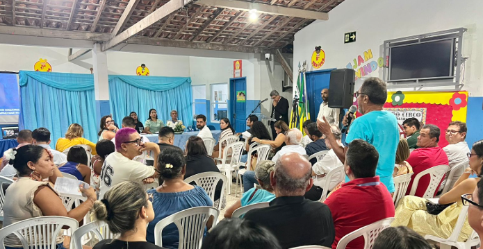 Moradores da Atalaia Nova participam de Audiência Pública para discutir Lei de Diretrizes Orçamentárias