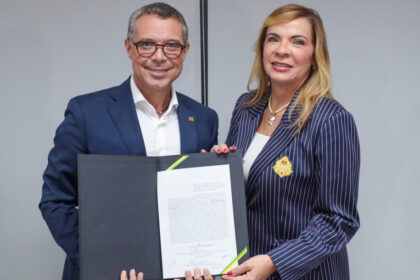 Governador Fábio Mitidieri transmite interinamente cargo à presidente do TJSE