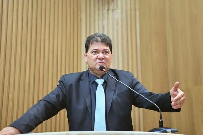 Reivindicação de Miltinho Dantas à Emsurb para solucionar problema de cobertura em bares do Mercado Central é atendida