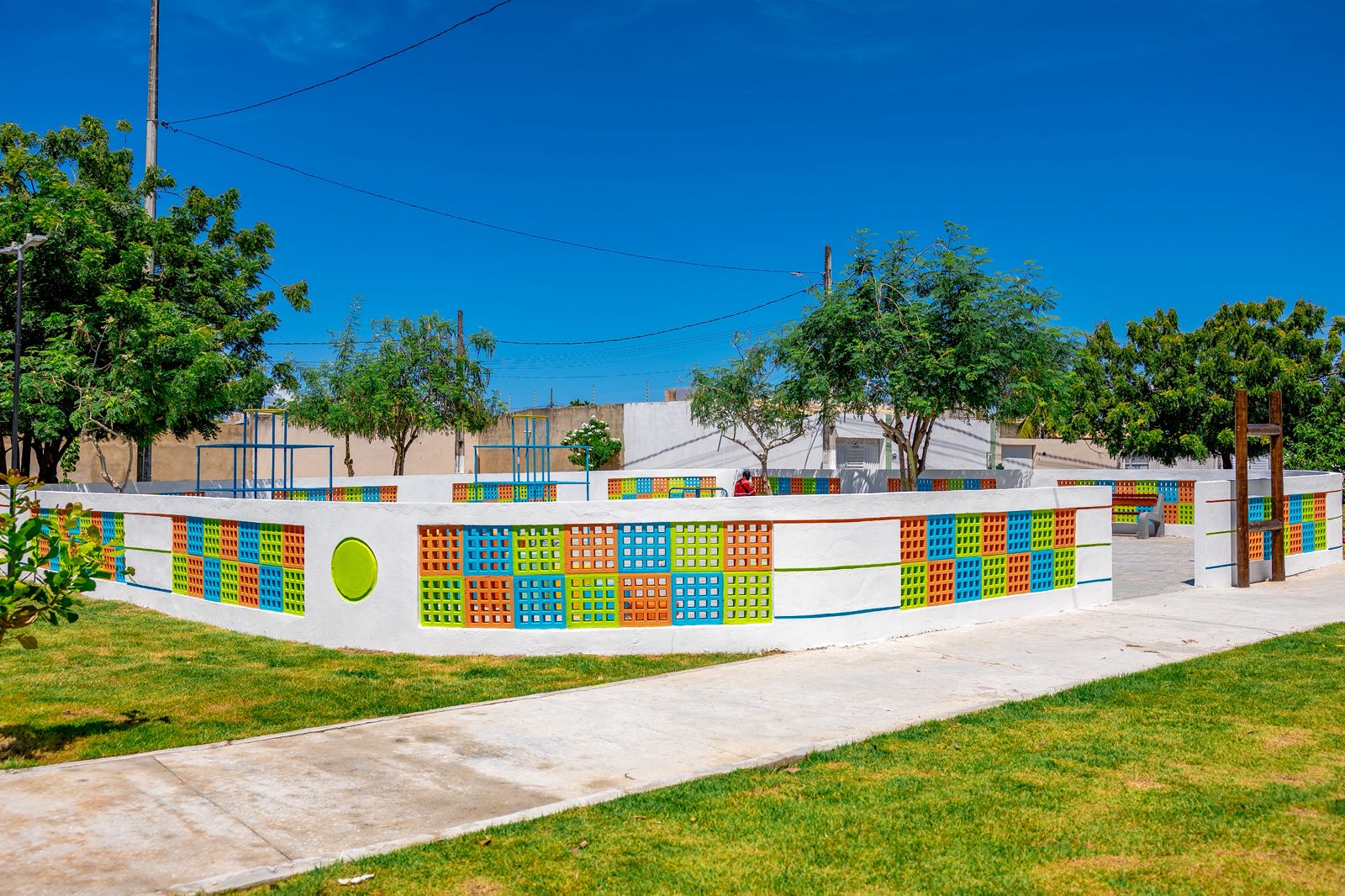 Prefeitura de Aracaju inaugura obras de infraestrutura e nova praça no bairro Aruana