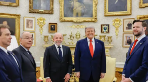 Presidente da República, Luiz Inácio Lula da Silva, posa após encontro com o presidente dos Estados Unidos, Donald Trump, na Casa Branca- Foto: Ricardo Stuckert/PR