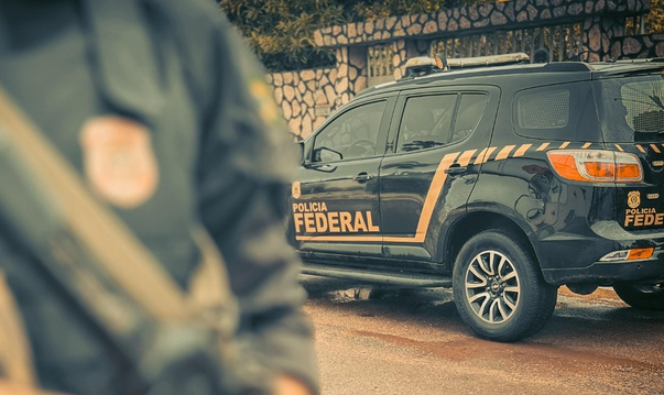 PF bloqueia bens de investigados por desvio de recursos em obra de escola