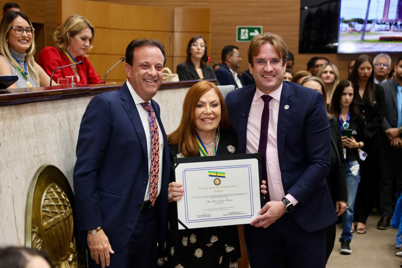 Lila Moura recebe Medalha Deputada Quintina Diniz em reconhecimento à trajetória política em Sergipe