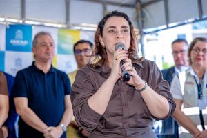 Débora Leite, secretária municipal da Saúde