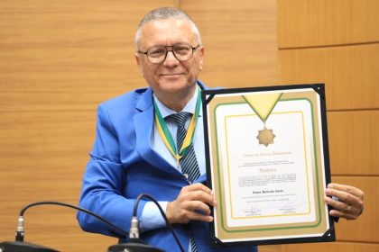 Assembleia Legislativa concede Medalha do Mérito Parlamentar a diretor da SSP