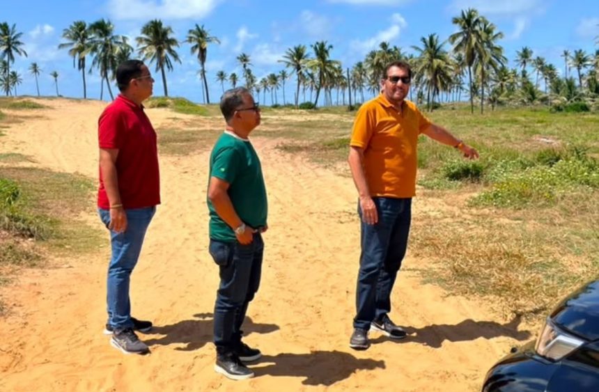 Prefeito Airton Martins autoriza estudos para novo acesso à praia e implantação de orla no Luar da Barra