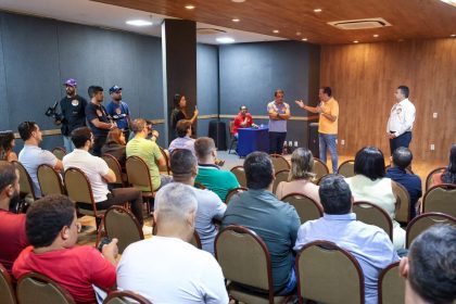 André dialoga com médicos de Aracaju em reunião promovida por Kaká Santos