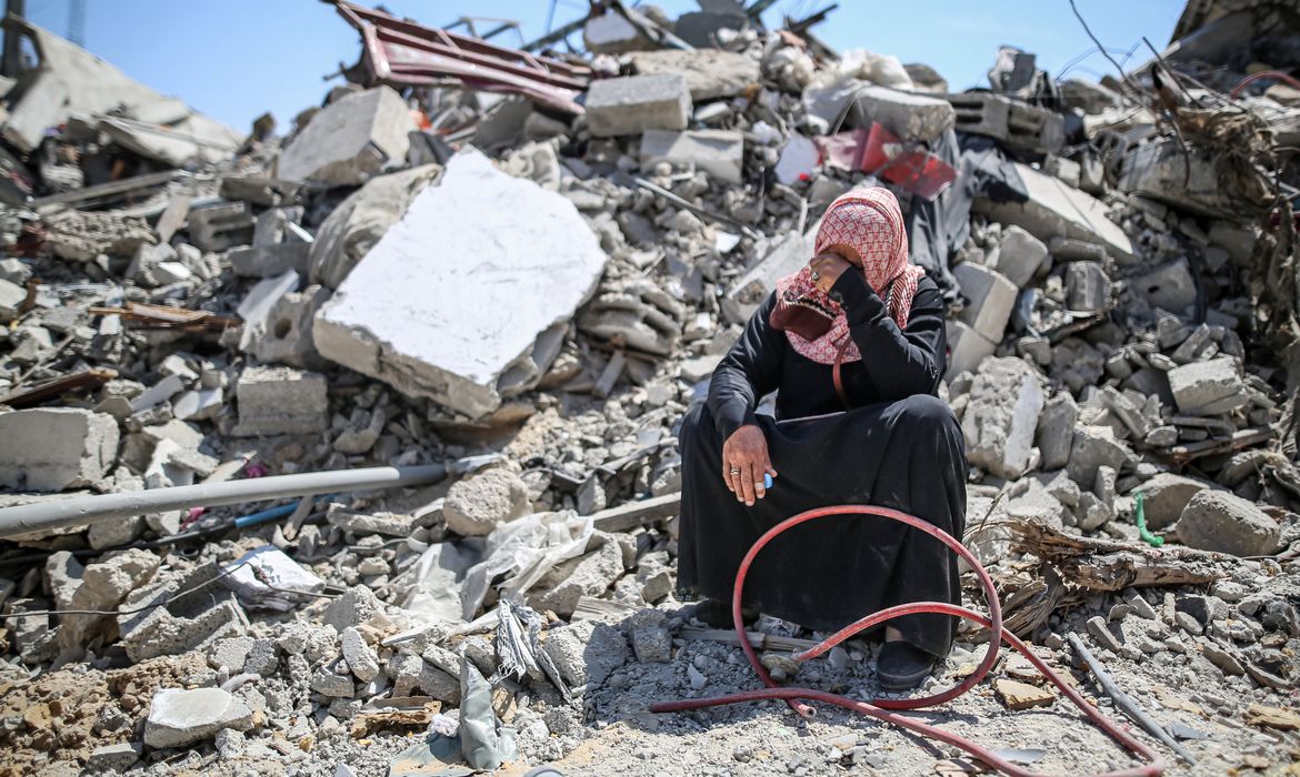 “Plano de paz” de Gaza tem bombas diárias 3 anos após início da guerra