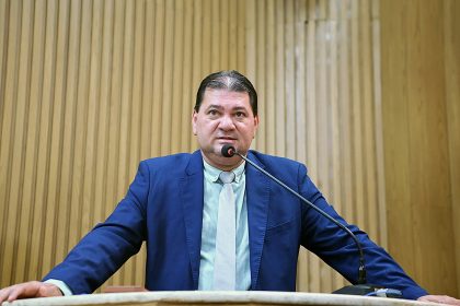 Miltinho Dantas parabeniza Fábio Mitidieri pela reeleição e destaca investimentos no futebol sergipano
