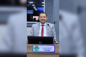 Wilson Bernardes é reeleito presidente da Câmara Municipal de Barra dos Coqueiros para o biênio 2027/2028